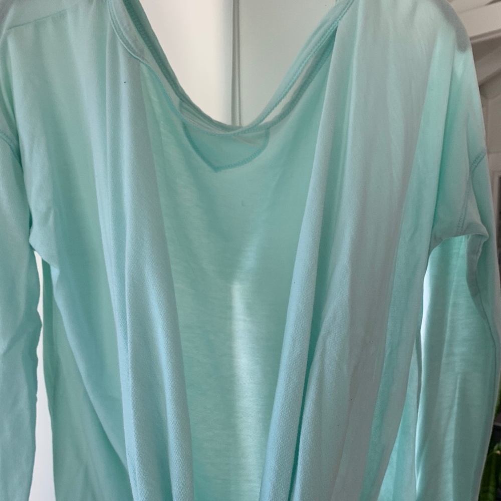 Adorable and Backless light pullover